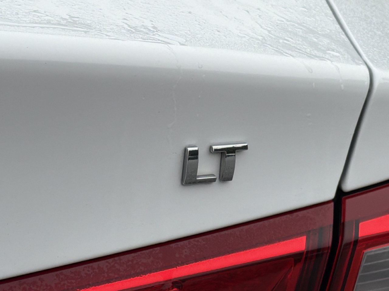 Used 2024 Chevrolet Malibu LT FWD image 23