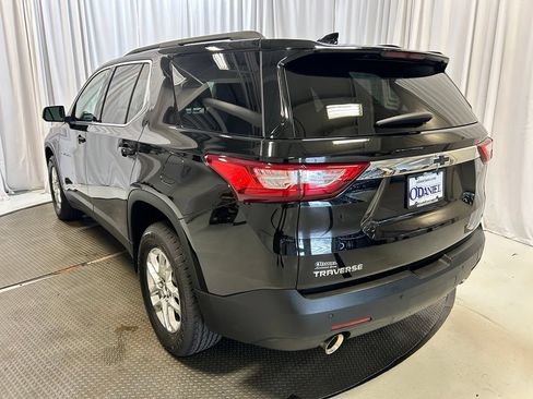 Used 2021 Chevrolet Traverse LT FWD image 26
