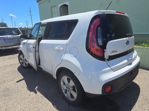 Used 2017 Kia Soul w/ Convenience Package FWD image 5