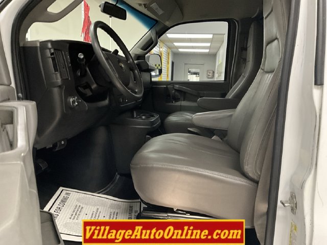 Used 2017 Chevrolet Express 2500 RWD image 12