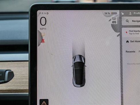 Used 2023 Tesla Model 3 Standard Range image 19