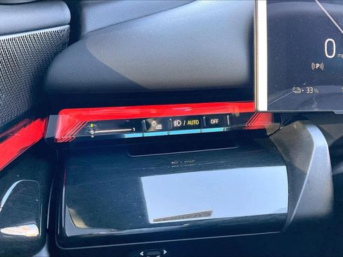 Used 2026 BMW i5 eDrive40 w/ Premium Package image 33