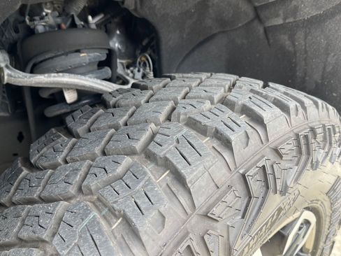 Used 2023 Chevrolet Silverado 1500 ZR2 w/ Technology Package image 28