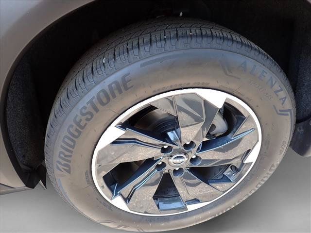 Used 2025 Nissan Rogue SV AWD/4WD image 7