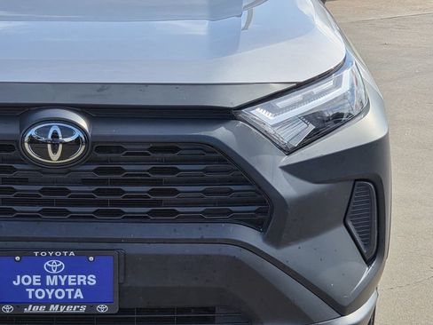 Used 2025 Toyota RAV4 XLE w/ Convenience Package FWD image 4