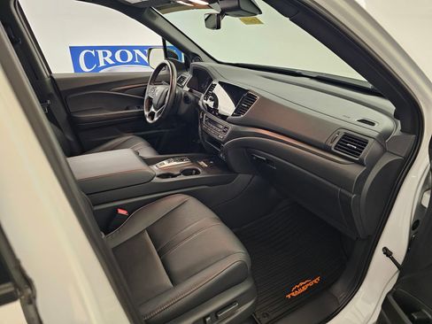 Used 2025 Honda Passport TrailSport image 30