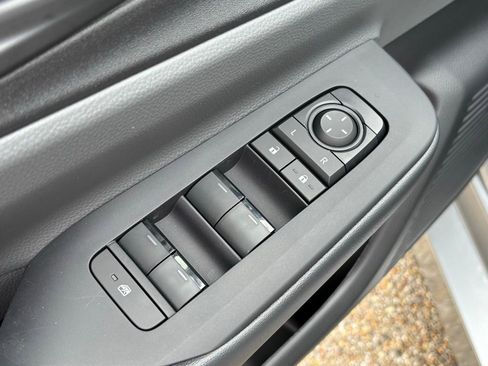 New 2026 Toyota Prius LE image 24