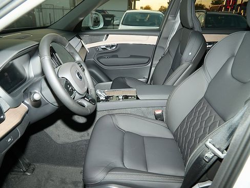 New 2026 Volvo XC90 B6 Plus w/ Protection Package image 16