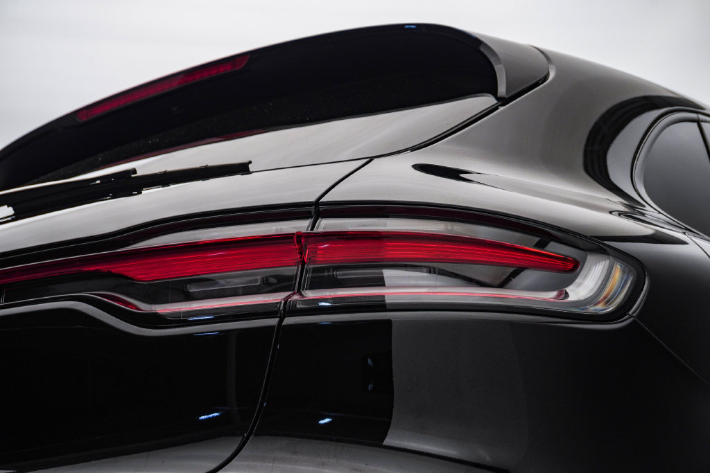 Certified 2026 Porsche Macan AWD/4WD image 12