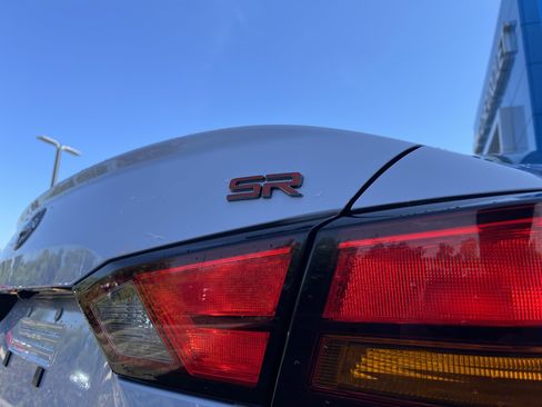 Used 2023 Nissan Altima 2.5 SR image 12