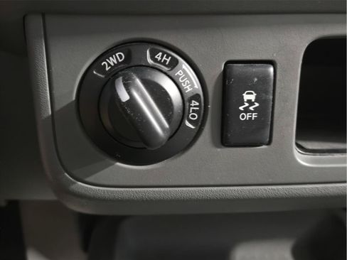 Used 2018 Nissan Frontier SV AWD/4WD image 21