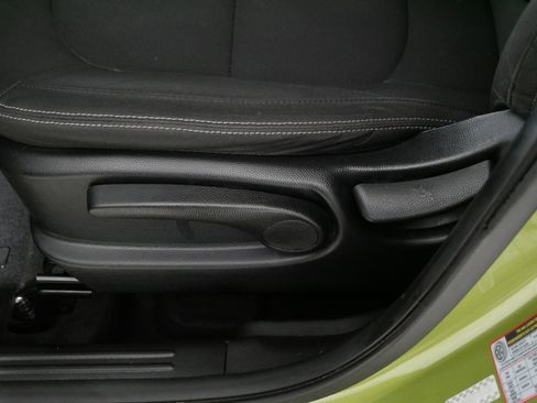 Used 2015 Kia Soul FWD image 20