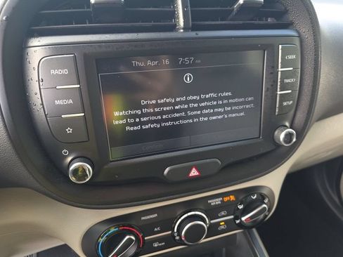 Used 2023 Kia Soul LX FWD image 28