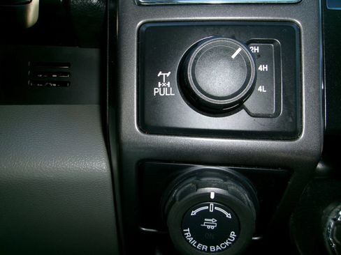 Used 2017 Ford F150 XLT w/ Equipment Group 302A Luxury image 16