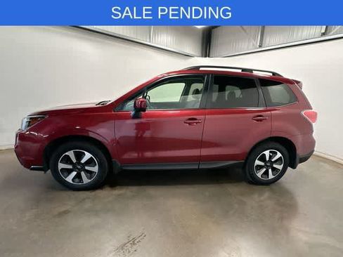 Used 2017 Subaru Forester 2.5i Premium AWD/4WD image 2