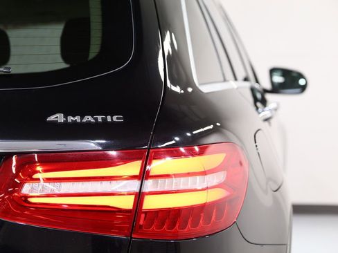 Used 2019 Mercedes-Benz GLC 300 4MATIC image 14