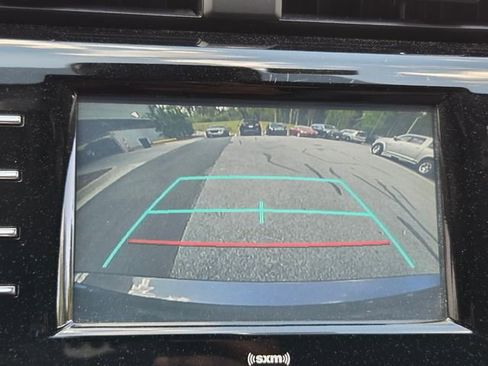 Used 2020 Toyota Camry SE image 19