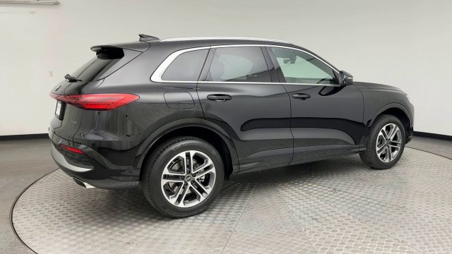 Used 2025 Audi Q5 Premium w/ Convenience Package AWD/4WD image 2