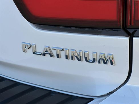 Used 2022 Nissan Armada Platinum w/ Captain's Chairs Package image 7