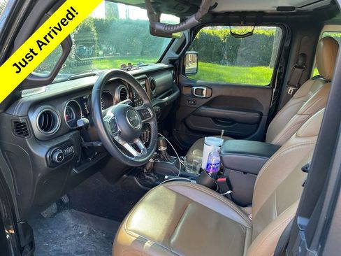 Used 2022 Jeep Wrangler Rubicon image 2