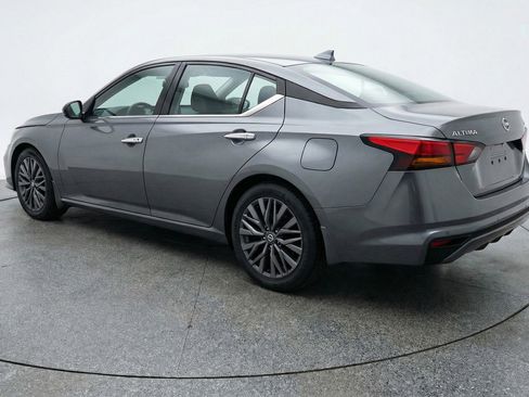 Used 2025 Nissan Altima 2.5 SV image 6