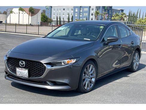 Used 2022 MAZDA MAZDA3 s FWD image 2