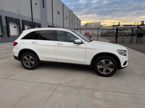 Used 2019 Mercedes-Benz GLC 300 4MATIC image 16