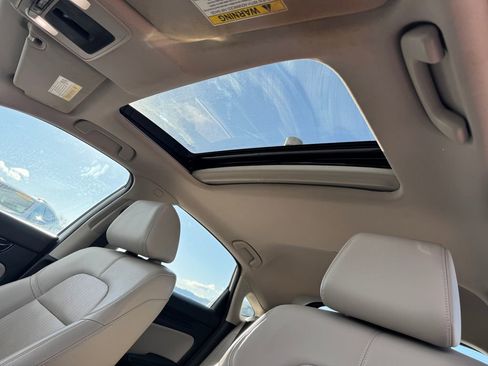 Used 2023 Honda Civic EX-L image 9