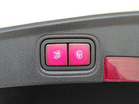 Used 2022 Mercedes-Benz C 300 Coupe image 25