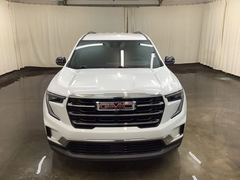 Used 2025 GMC Acadia Elevation image 3