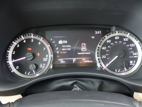 Used 2023 Toyota Highlander XLE FWD image 40