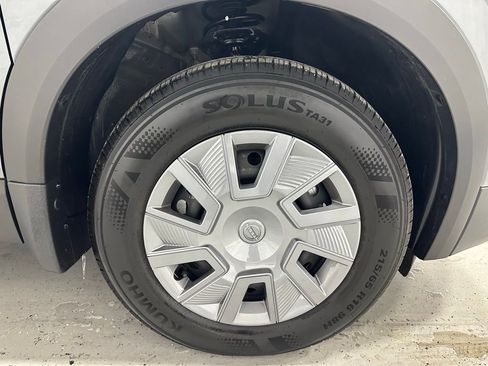 Used 2025 Nissan Kicks S AWD/4WD image 53