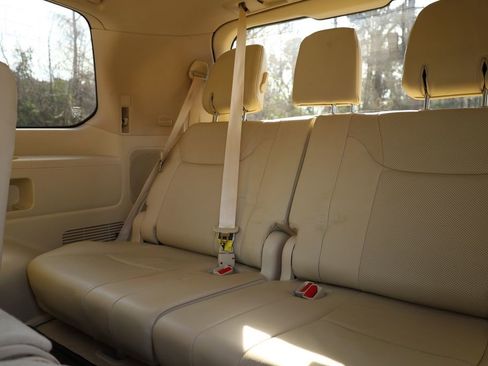 Used 2021 Lexus LX 570 4WD w/ 3rd Row & Luxury Pkg image 17