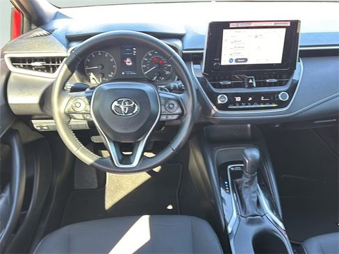 Used 2025 Toyota Corolla SE image 18