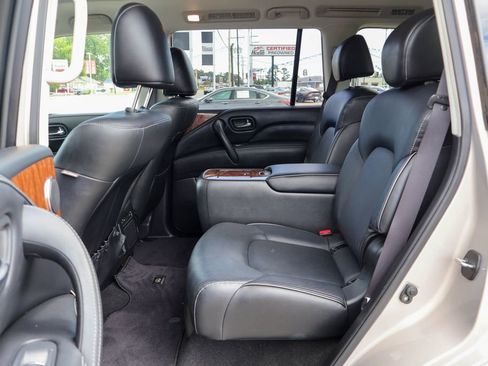 Used 2019 INFINITI QX80 Luxe w/ 22" Wheel Package RWD image 9