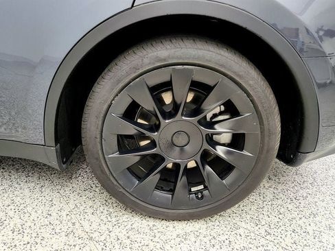 Used 2023 Tesla Model Y Long Range AWD/4WD image 9