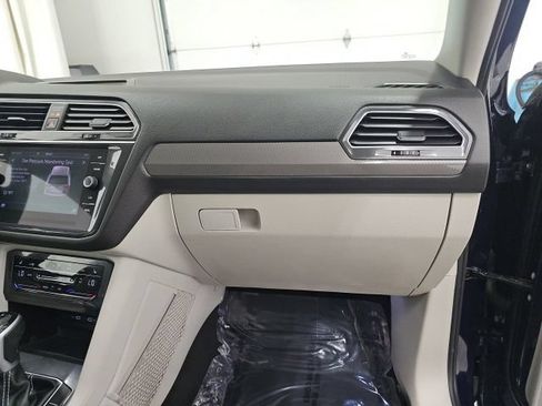 Used 2023 Volkswagen Tiguan SE w/ Panoramic Sunroof Package AWD/4WD image 38