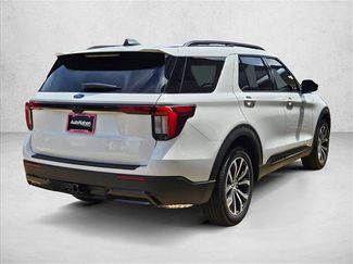 New 2026 Ford Explorer ST-Line RWD video 2