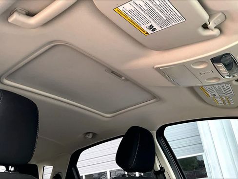 Used 2021 Ford EcoSport SE image 13