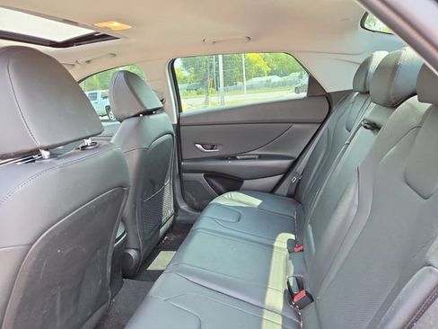 Certified 2023 Hyundai Elantra Limited FWD image 25
