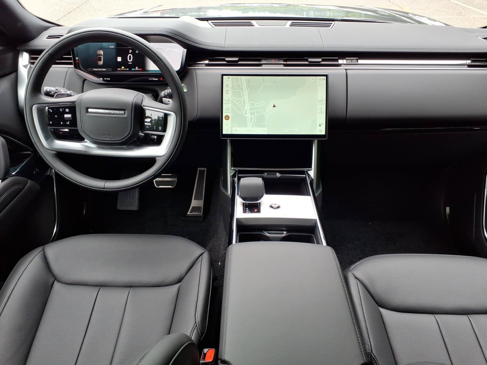 New 2026 Land Rover Range Rover Long Wheelbase SE AWD/4WD image 4