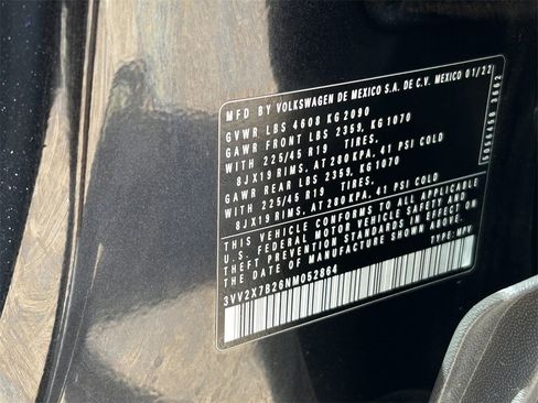 Used 2022 Volkswagen Taos SEL image 33