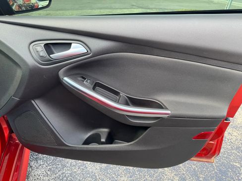 Used 2018 Ford Focus ST image 38