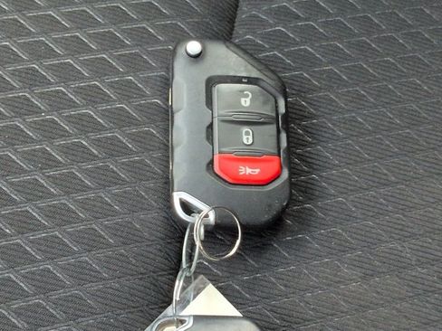Used 2021 Jeep Wrangler Unlimited Sport AWD/4WD image 28