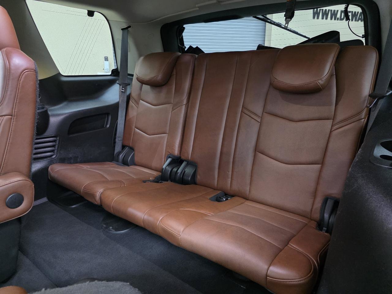Used 2019 Cadillac Escalade Premium Luxury AWD/4WD image 28