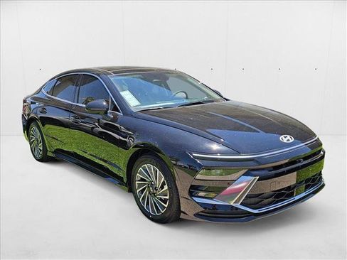 New 2025 Hyundai Sonata Limited image 5
