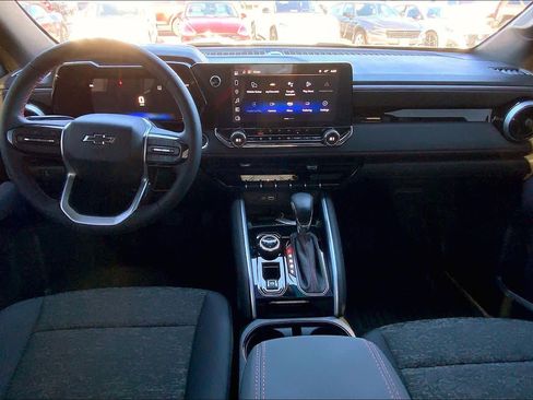 Used 2025 Chevrolet Colorado Z71 image 15