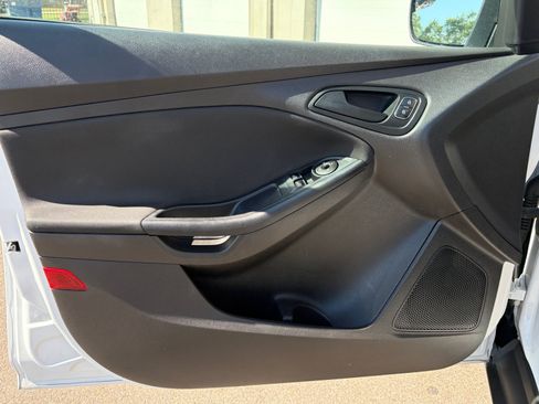 Used 2016 Ford Focus S FWD image 12