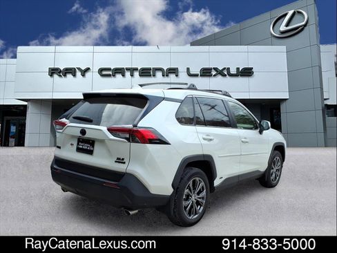 Used 2023 Toyota RAV4 Limited image 4