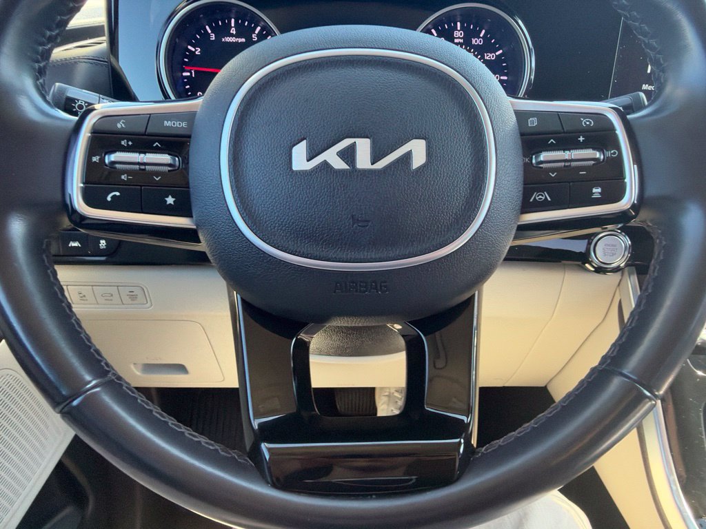 Certified 2023 Kia Carnival EX FWD image 14